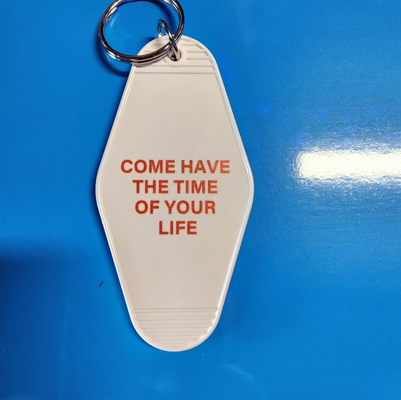 Kellerman's Mountain Resort Vintage Style Hotel Keychain, Dity Dancing - Picture 2 of 2